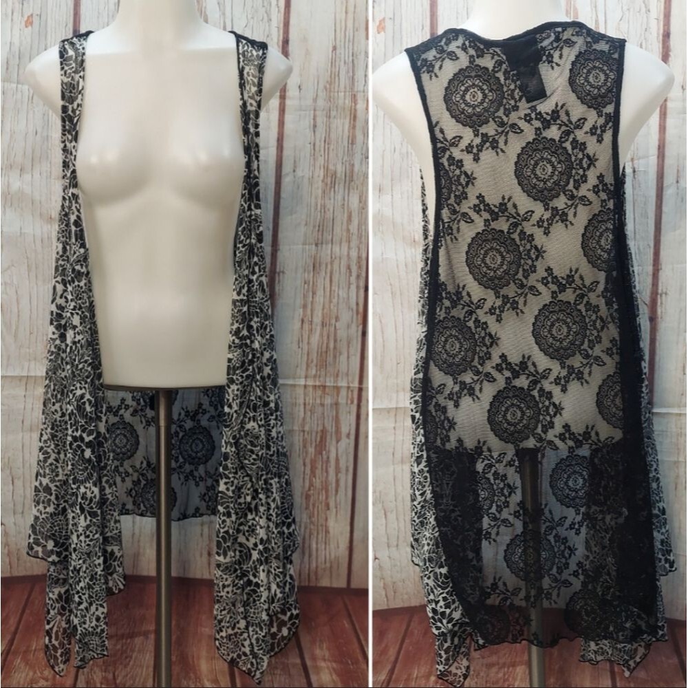 Torrid Waterfall Front Lace Back Sleeveless Vest Top Cover - Picture 2 of 16